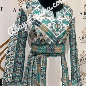 Embroidered thobe dress with belt never worn